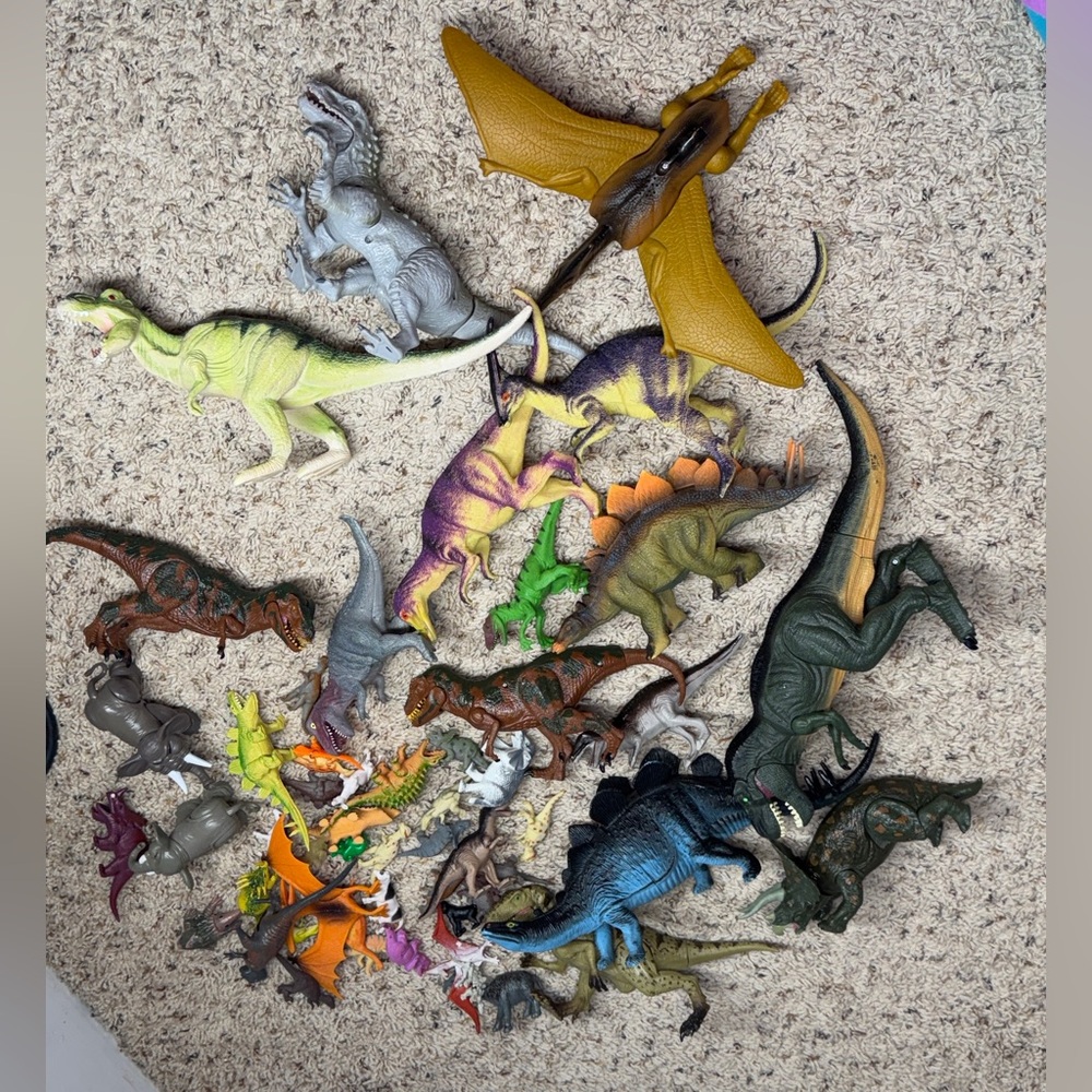 Assortee Small Medium Toy Dinosaurs Various Species